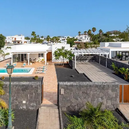 Oscar Lanzarote By Plus * تيغيسي