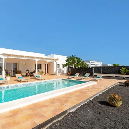 Oscar Lanzarote By Plus * تيغيسي
